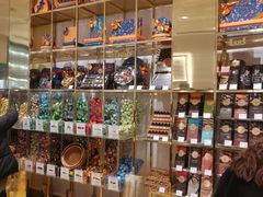 -VENCHI 闻绮(上海佛罗伦萨小镇店)