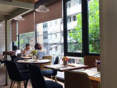 靠窗位-O'mills Sourdough Bakery&Bistro(永嘉路店)