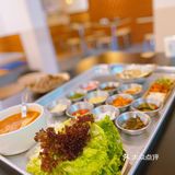 在小巷子了发现一家韩里韩气的猪蹄店