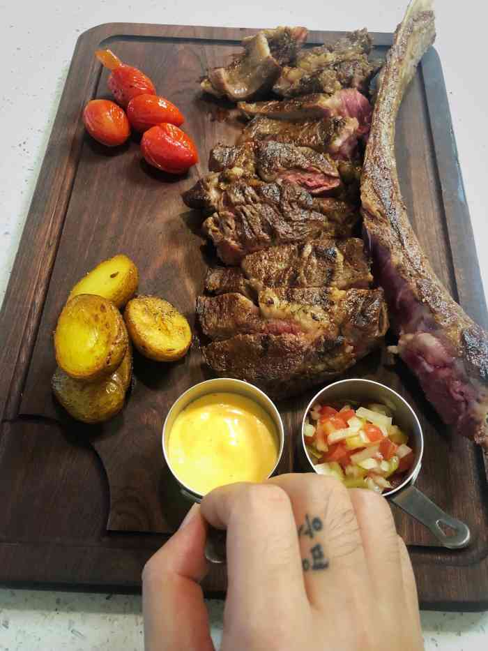 oui chef-"闺蜜约饭饭,找到了这家在万体馆附近的西餐.