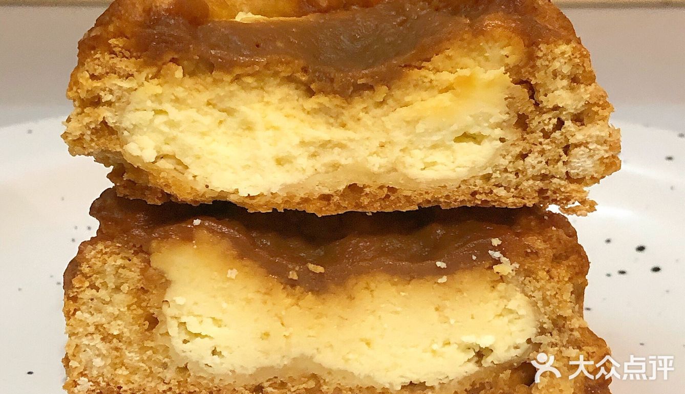 口感很扎实、饱腹感强，馅儿还是有加糖