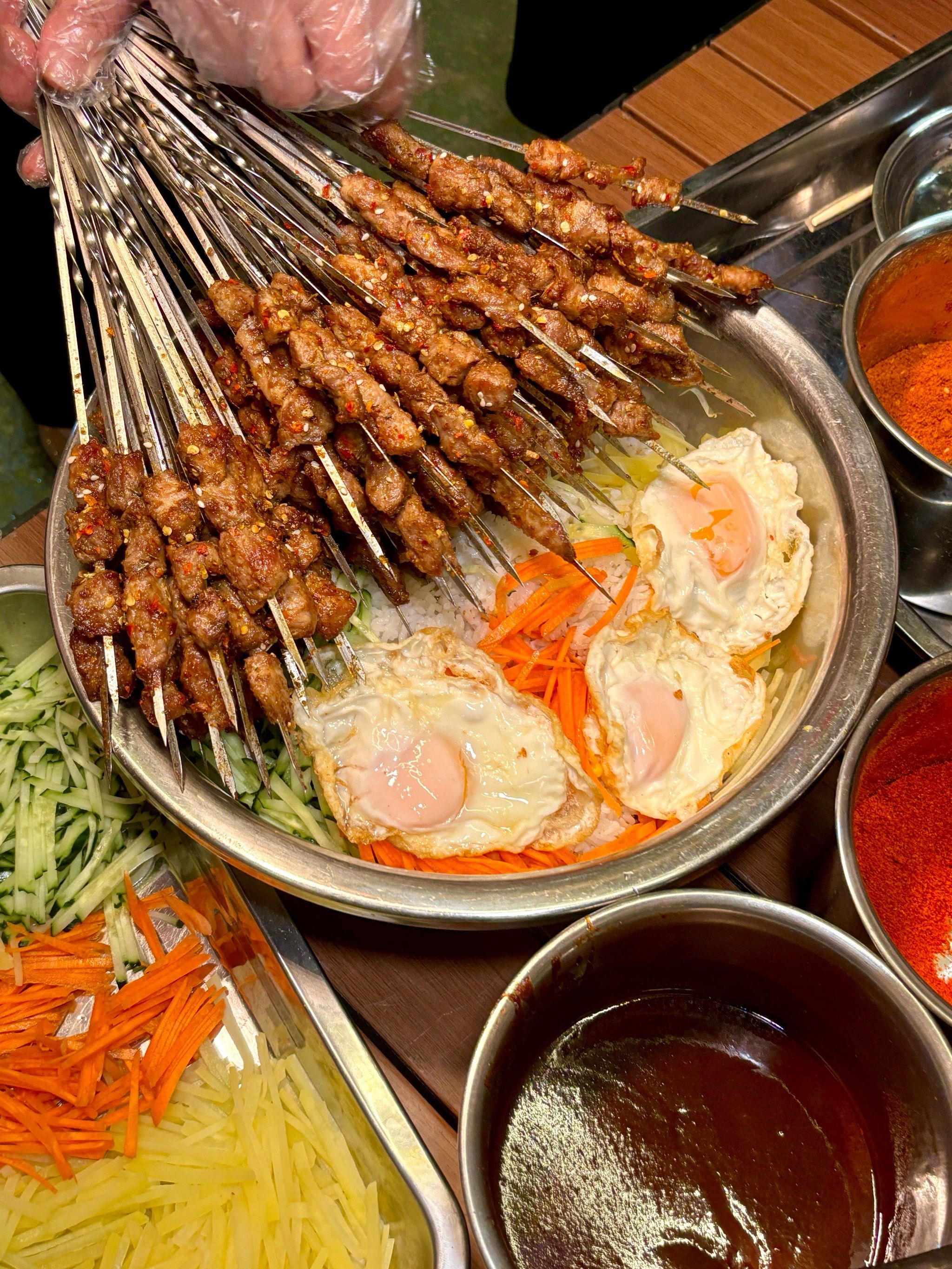 全赣州找疯了97终于吃到实打实的烤肉拌饭!