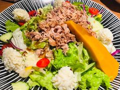 地中海金枪鱼沙拉-四季天方包子