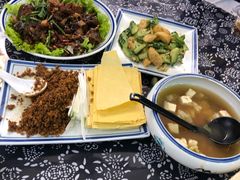 -八两八金·莱芜特色炒鸡(市南漳浦路店)