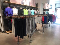 -UNDER ARMOUR(新燕莎奥莱店)