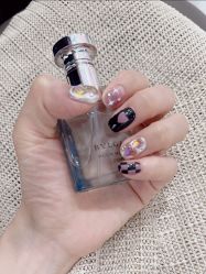 -灰姑娘美甲美睫馆