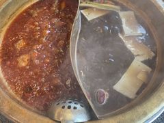 -小天鹅火锅·一线江景洪鼎旗舰店(洪崖洞店)