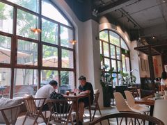 靠窗位-VESH COFFEE(定西路店)
