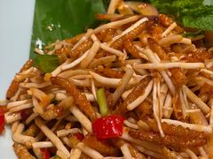 -老滇山寨•云南特色菜•地方菜•民族风情歌舞表演(金碧店)