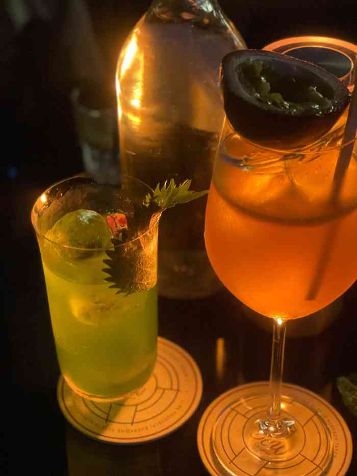 dew lounge(深圳湾店)-"藏在家周边的一家酒吧,在君尚百货的8楼.