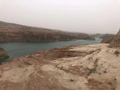 -波浪谷