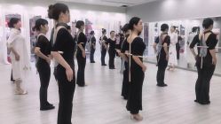 -胡贝儿形体礼仪女子学堂