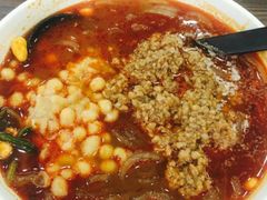 杂酱酸辣粉大碗-秦云老太婆摊摊面(较场口店)