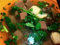 鸭血油豆腐汤-大龙汤包