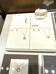 -周大福CHOW TAI FOOK(宝山苏宁易购店)