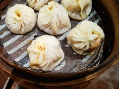 鲜肉小笼-老半斋(福州路店)