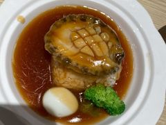 活鲍鱼捞饭-小船渔村•大连菜•大连焖鱼(黄河路店)