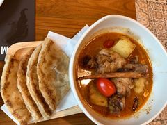 -Chom Cafe and Restaurant