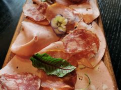 帕尔马火腿和芝麻菜意式烤饼-wineapp葡萄酒餐吧(外滩金融中心店)