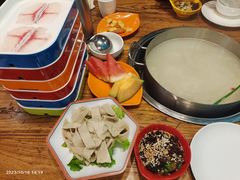 -龙记斑鱼火锅鲜切牛肉自助(红山路店)