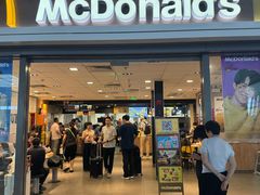 -麦当劳(上海虹桥站30B检票口楼上)