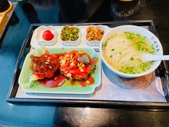 松鼠桂鱼面-苏面坊(苏州托尼洛·兰博基尼书苑酒店)