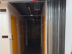 -安东易迷你自助仓储寄存仓库(顾戴路店)