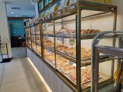 面包甜点陈列柜-蜂蝶来饼店(拱北总店)
