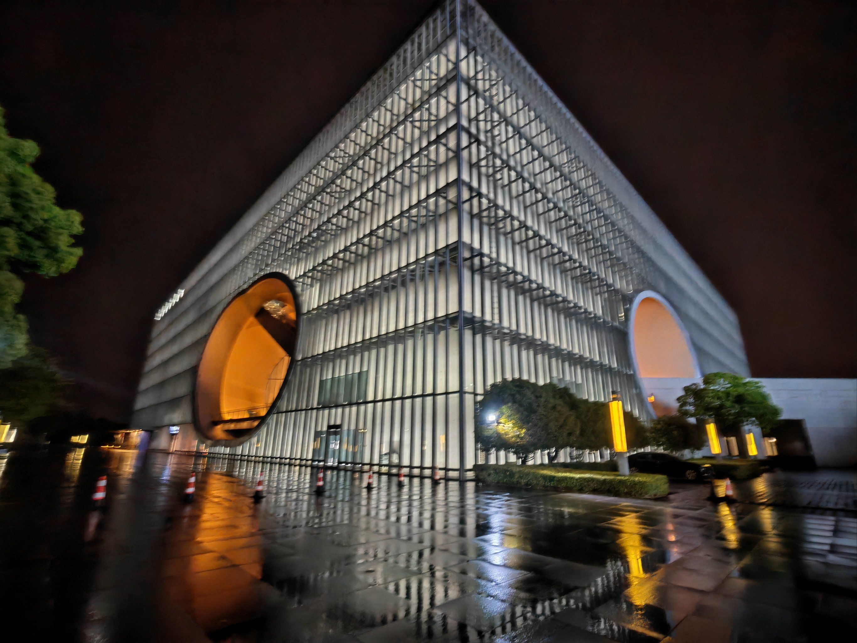 夜晚的保利剧院魅影