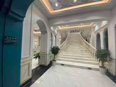-芭黎人江景轻奢酒店(告庄西双景星光夜市店)