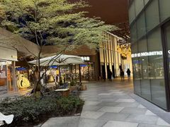 -瑞虹新天地月亮湾