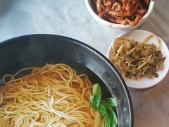 鱼香肉丝面-功德林(南京西路店)