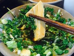 茅草房生态火锅山庄-茅草房·河畔园林火锅