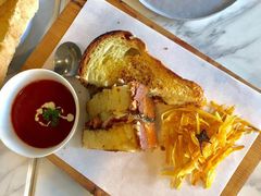 -The Sunny Side Cafe Station 1