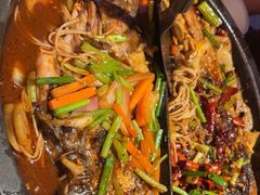 -鸣记脆皮烤鱼·海鲜烤鱼(三八广场店)