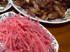 -老天桥酱肉烧饼夹肘子(天桥店)