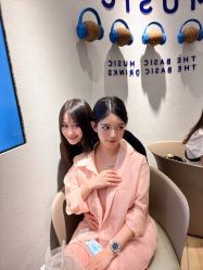 -HAIR CORNER