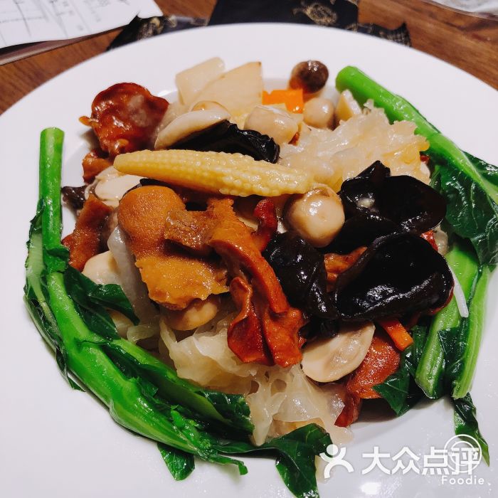 竹笙鼎湖上素