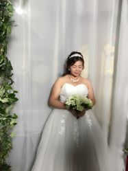 -现代经典婚纱摄影