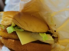 酥酥咔滋堡-麦当劳(百联西郊购物中心店)