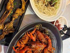 -肥肥虾庄·金牌油焖大虾(首义路店)