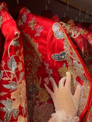 -衣贝姿婚纱礼服馆