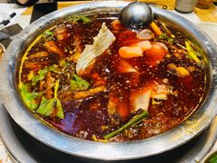 -肖肖酸萝卜鱼火锅(总店)