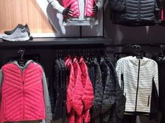 -SKECHERS 斯凯奇(上海国际时尚中心店)