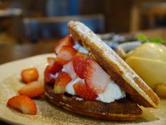 -ROAST coffee & eatery