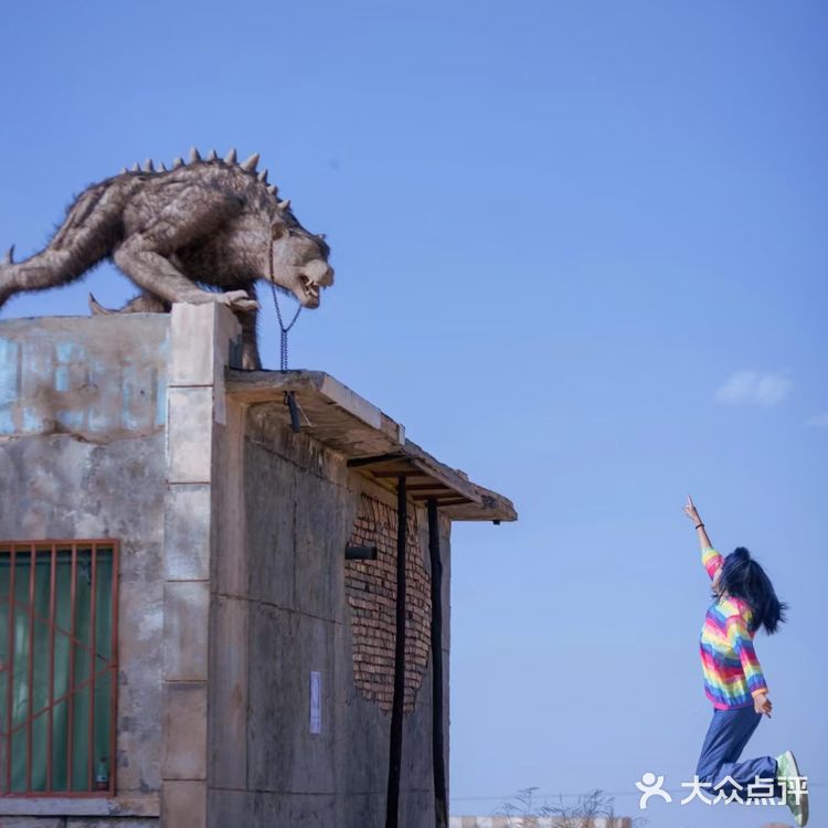 九层妖塔取景地，被人遗忘的阿克塞石油小镇