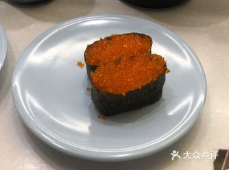 蓝盘6元，白盘12元，一个人吃5盘就饱了，不过才50多