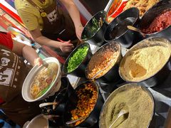 -爆炸头阿姨小四川正宗川味小吃(无任何分店)