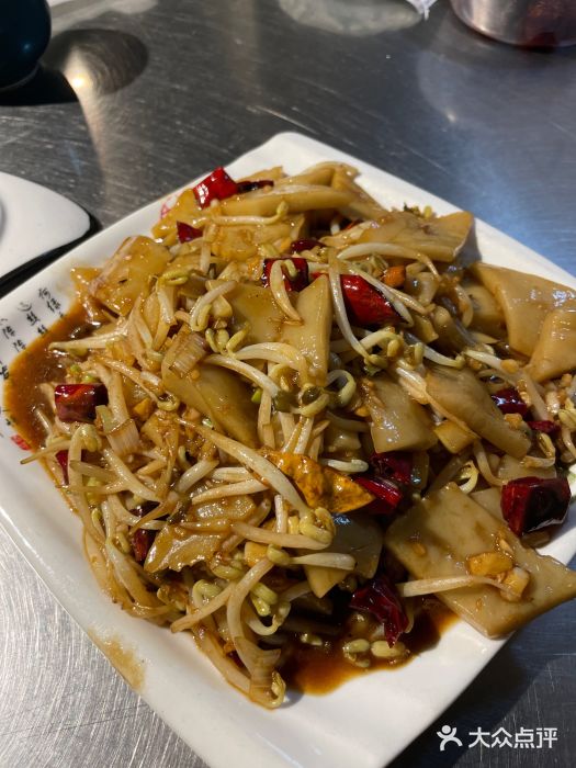 壹加壹电烤串(总店)豆芽炒灌肠图片