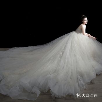 乌鲁木齐婚纱  卡萨家的至尊宝蓬蓬主纱